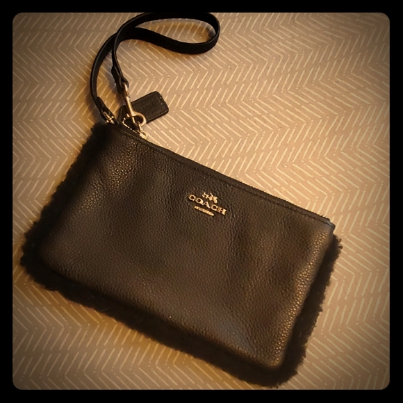 Coach Handbags - Coach wristlet